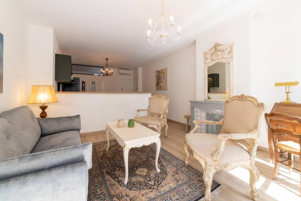 Appartement Bien d'exception en face du Palais des Papes à Avignon Extérieur photo
