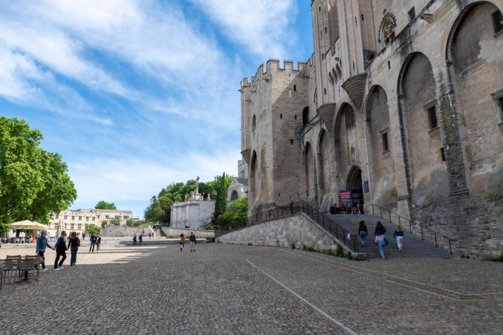 Appartement Bien d'exception en face du Palais des Papes à Avignon Extérieur photo