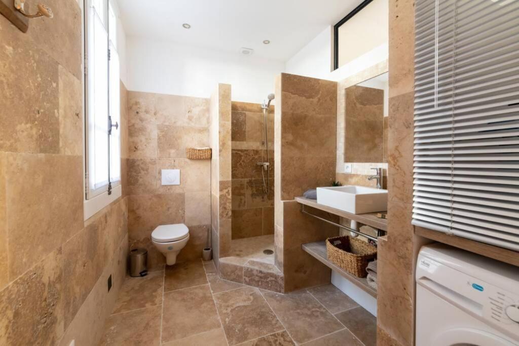 Appartement Bien d'exception en face du Palais des Papes à Avignon Extérieur photo
