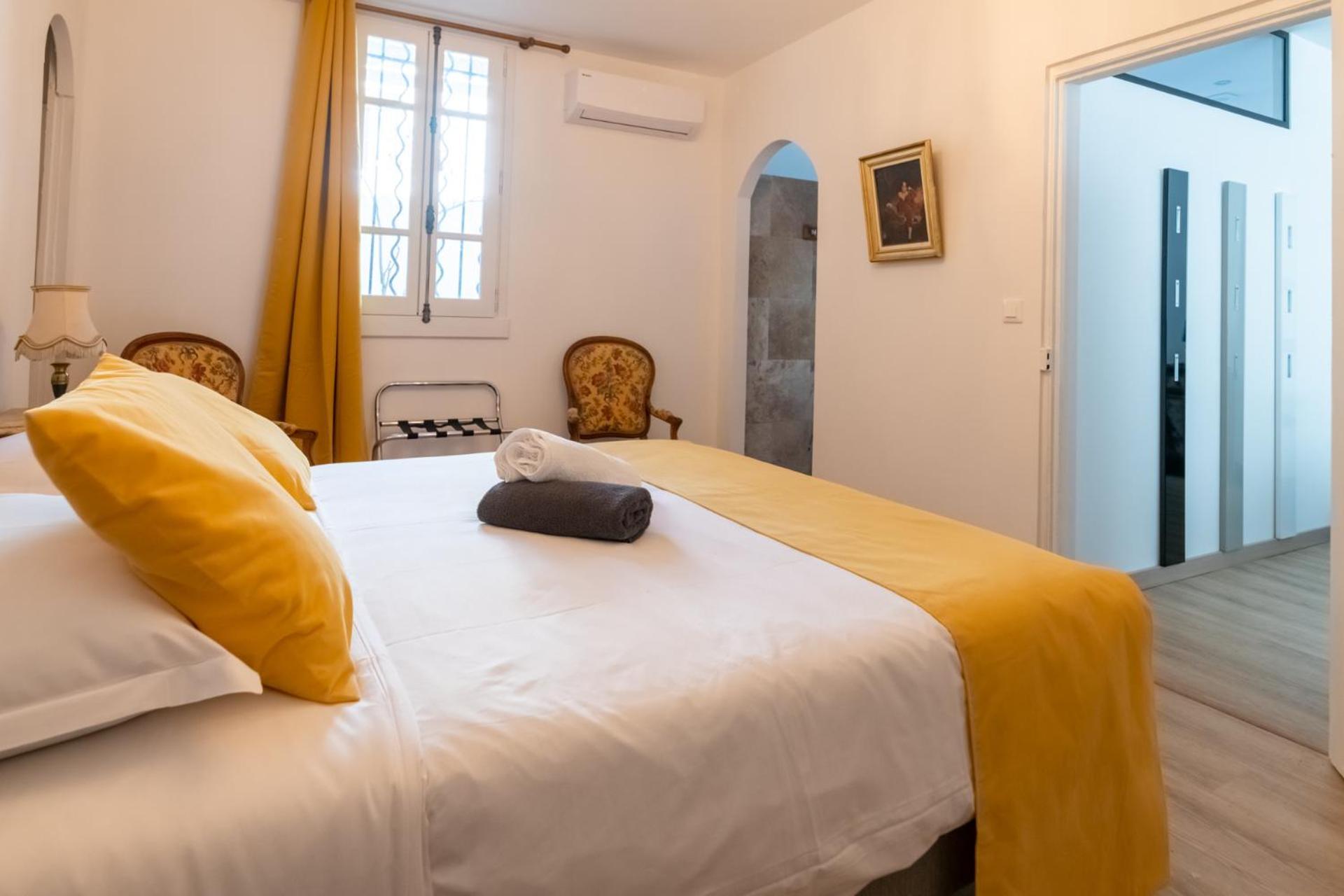 Appartement Bien d'exception en face du Palais des Papes à Avignon Extérieur photo