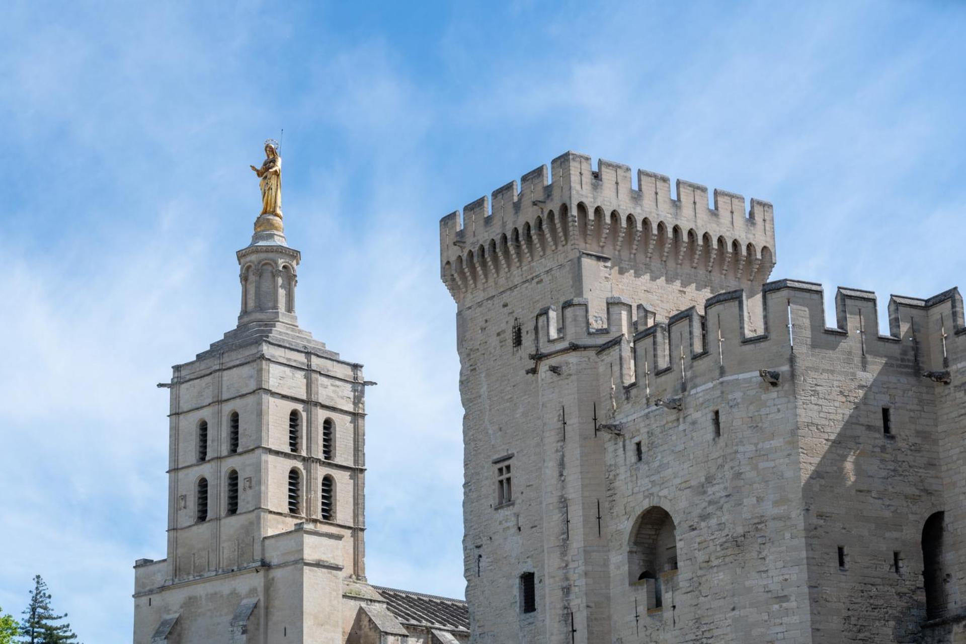 Appartement Bien d'exception en face du Palais des Papes à Avignon Extérieur photo