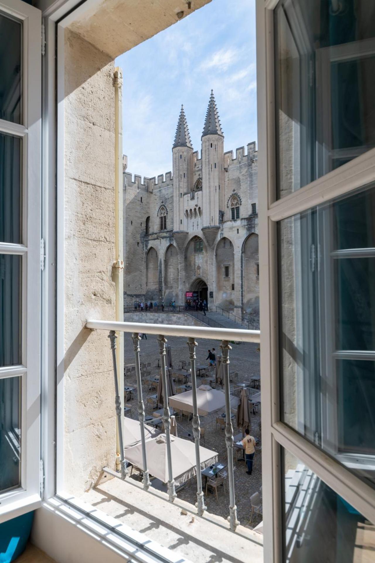 Appartement Bien d'exception en face du Palais des Papes à Avignon Extérieur photo