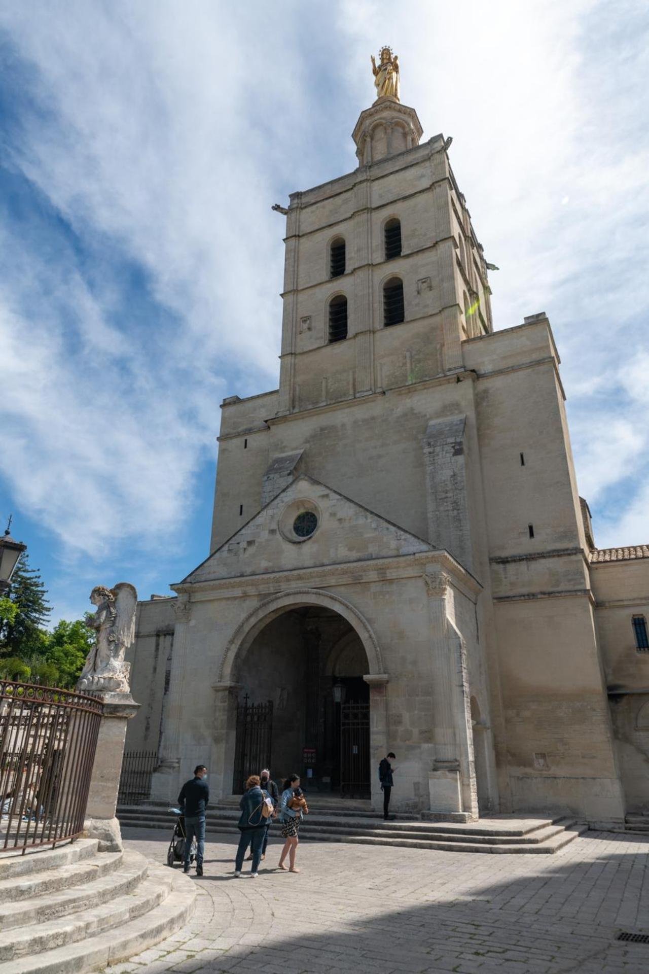 Appartement Bien d'exception en face du Palais des Papes à Avignon Extérieur photo