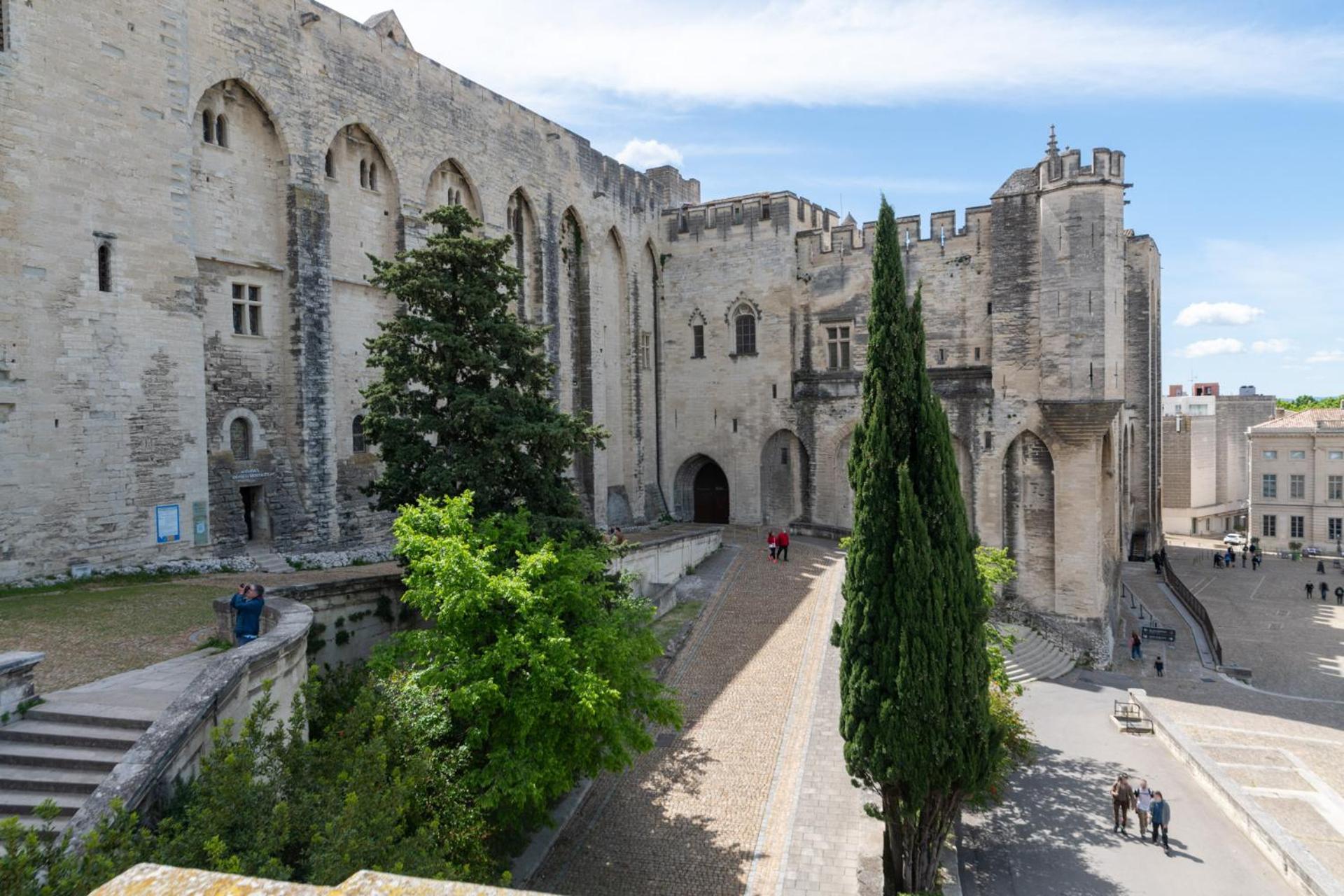Appartement Bien d'exception en face du Palais des Papes à Avignon Extérieur photo